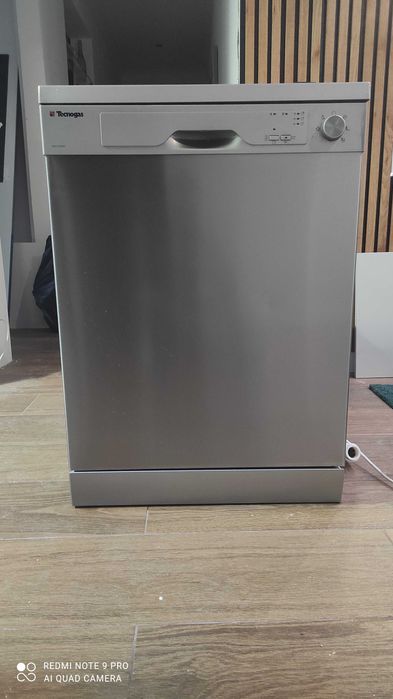 Máquina de lavar loiça inox como nova com garantia ainda de + 1 ano