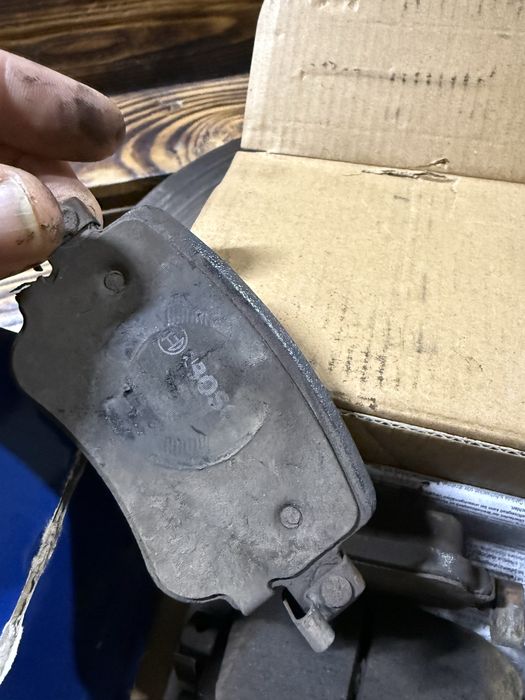 Продам гальмівні диски з колодками на Golf 7