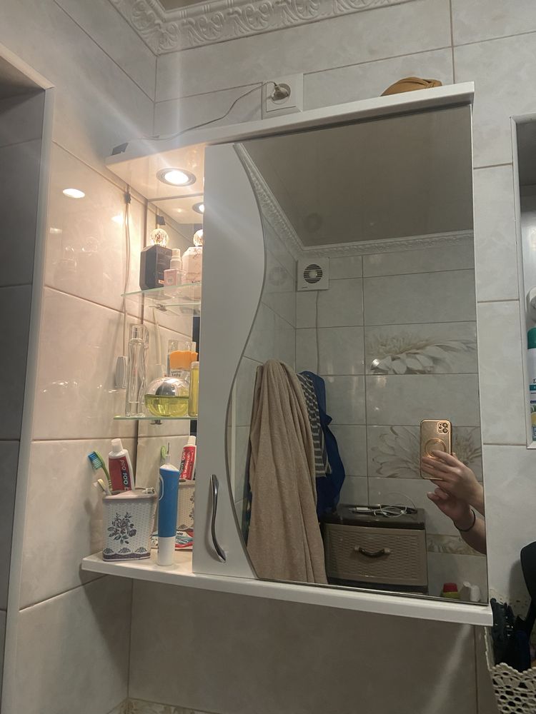 Дзеркало під умивальник з тумбою