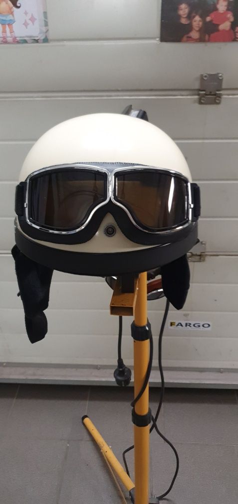 Kask orzeszek gogle PRL