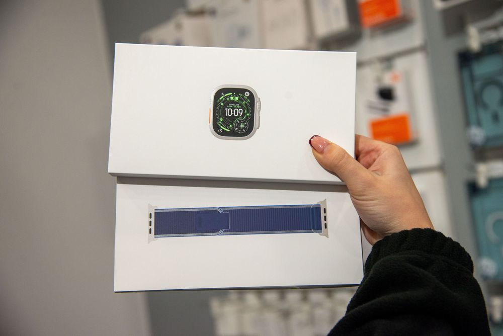 Watch Ultra 3 49mm Natural Titanium Case Light Blue Alpine Loop 2025