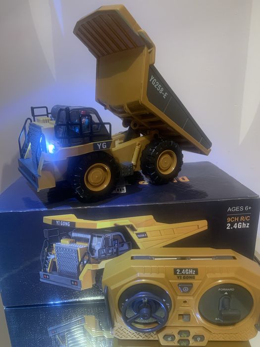 Самоскид на пульті радіокеруванні 9 каналів