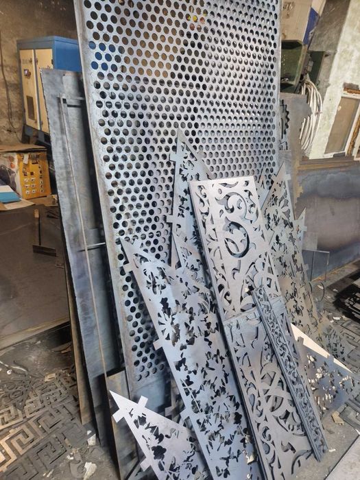 Лазерна різка металу Металеві вставки Ворота жалюзі Паркан ранчо Ковка