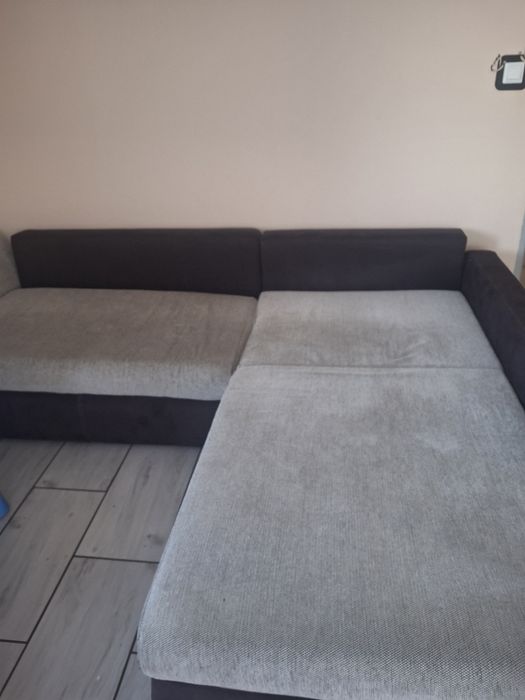 Sofa,naroźnik z funkcją spania.