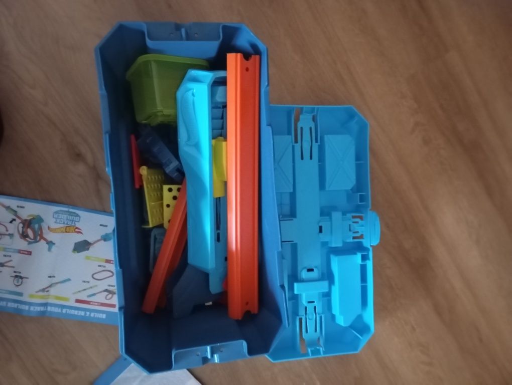 Pista hot wheels com caixa