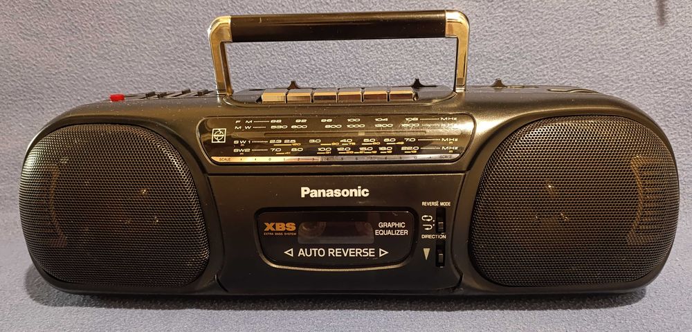 Кассетная магнитола Panasonic RX-FS440.