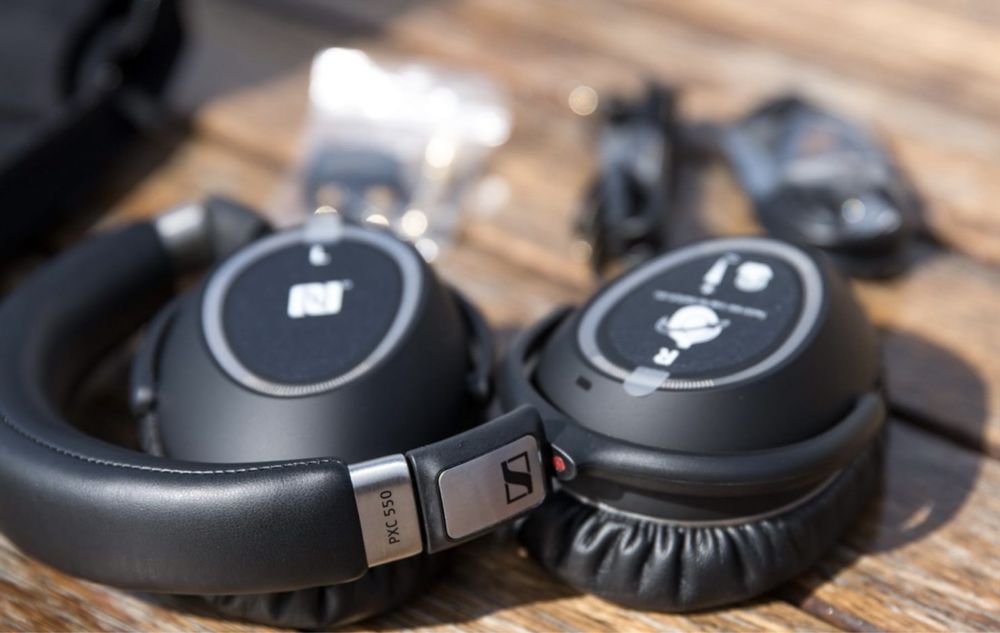 Headphones Bluetooth c/ cancelamento de ruído Sennheiser PXC 550