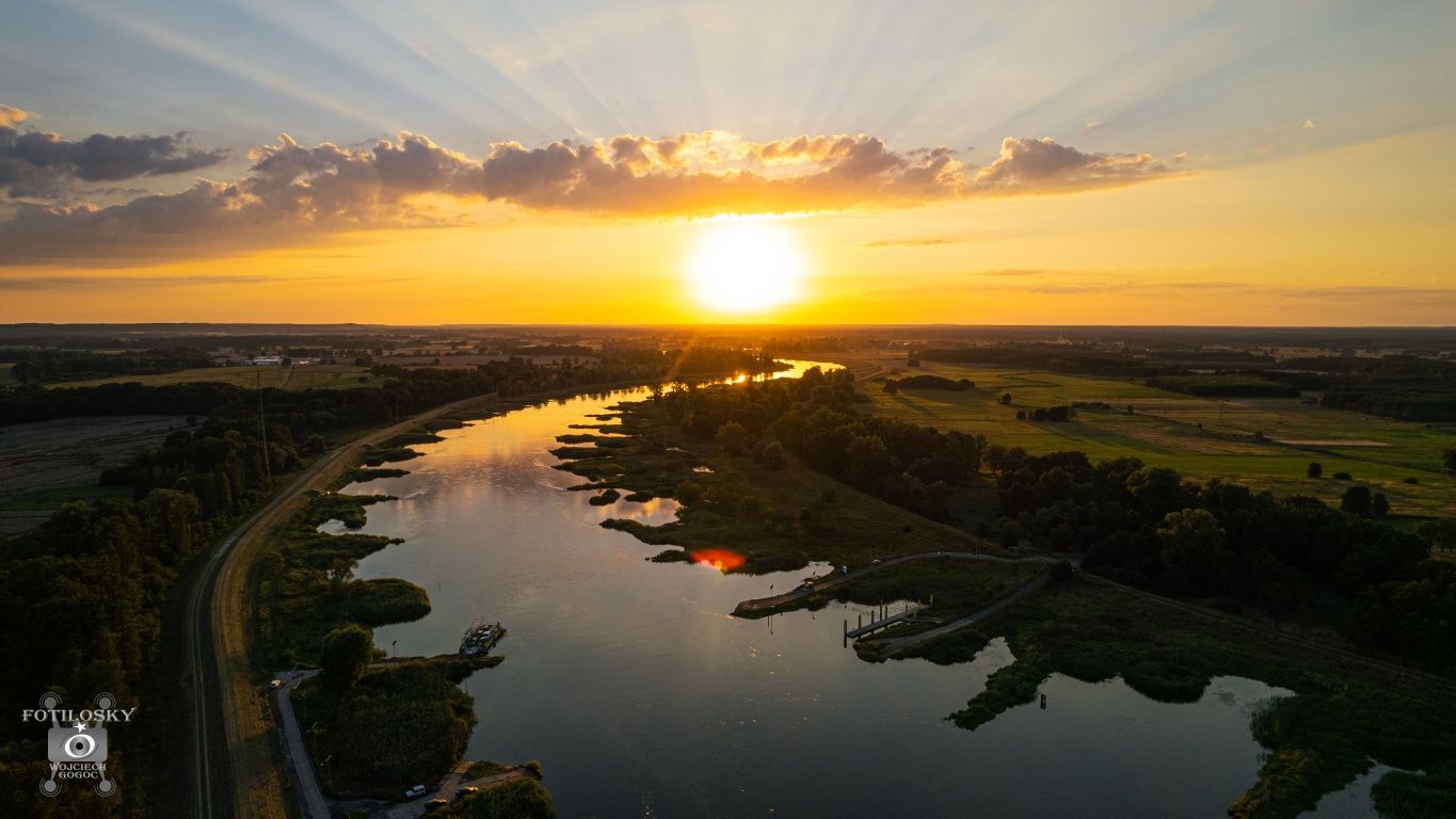 Zdjęcia z drona oraz fotografia standardowa