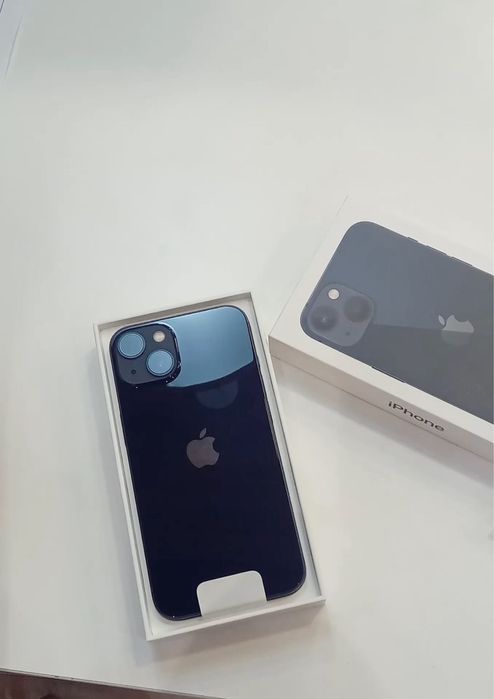 Продам Айфон 13