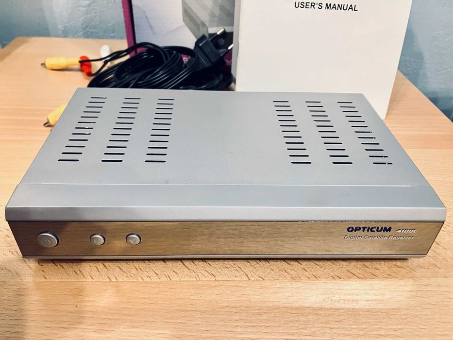 Цифровой спутниковый ресивер тюнер  Opticum 4100 C