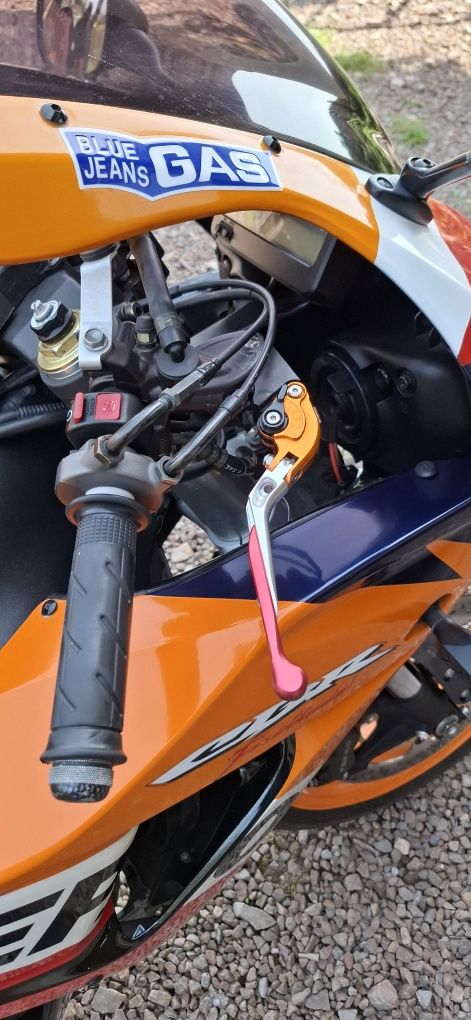 Sprzedam Hondę CBR 1000rr 2006 r