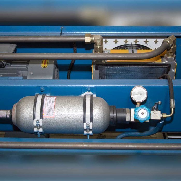 OD RĘKI Hydrauliczne nożyce gilotynowe do blachy gilotyna 6x2500