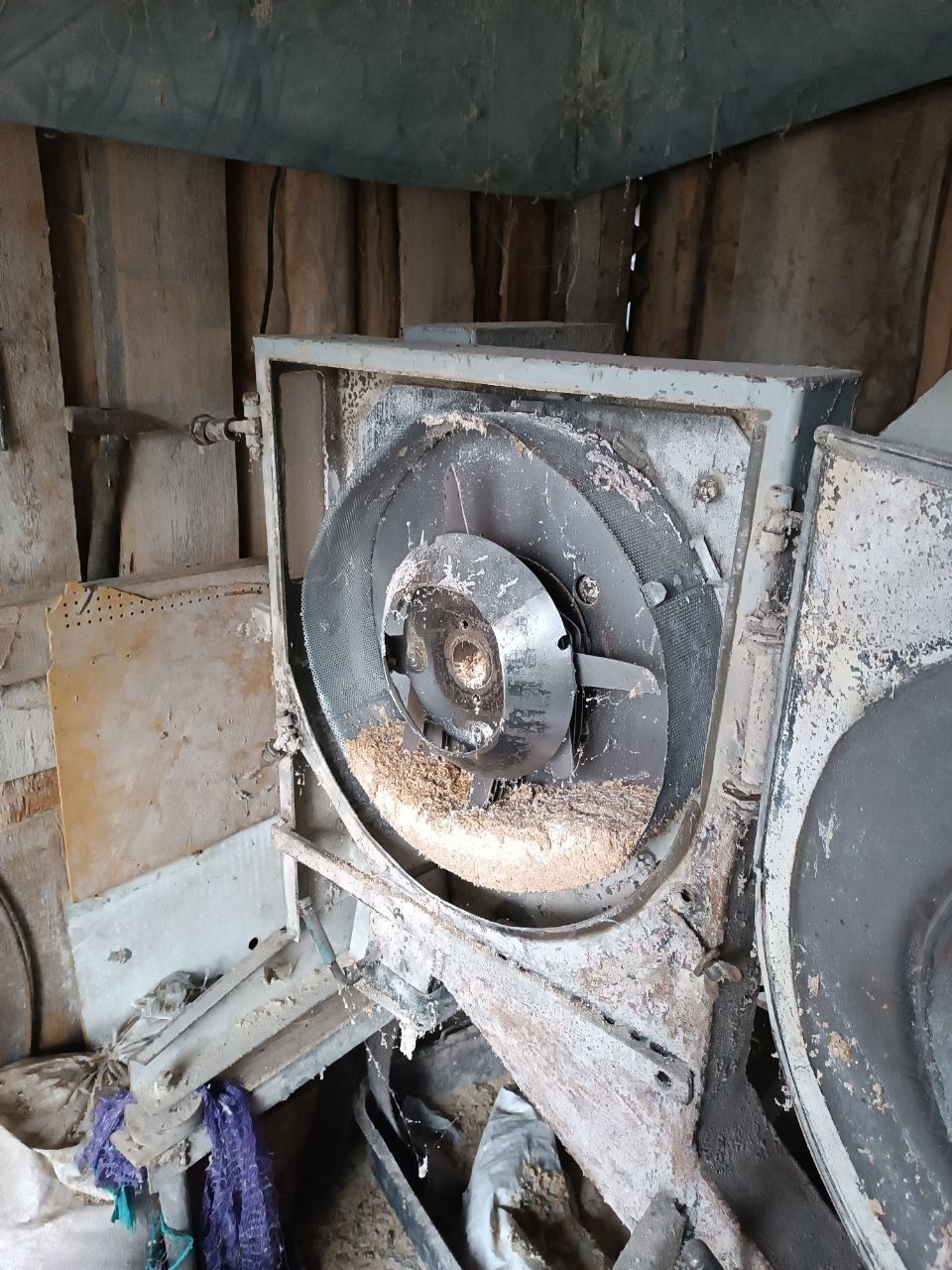 ДКУ 220/380ВТ  продам
