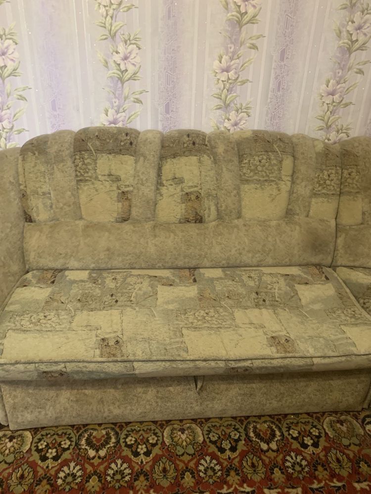 Продам диван гарний стан