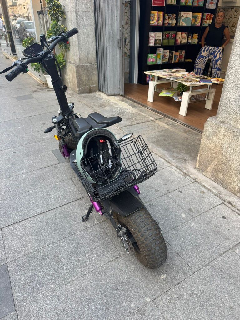 Vende-se motorizada