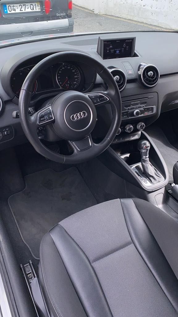 Audi A1 - 1.6 TDi 2014 Cx. Automatica