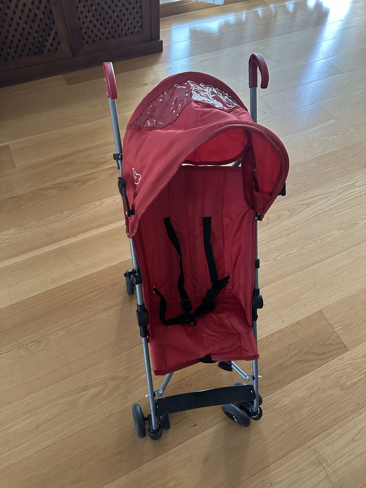 Carrinho bébé dobrável com proteção chuva e sol amovível - Como novo