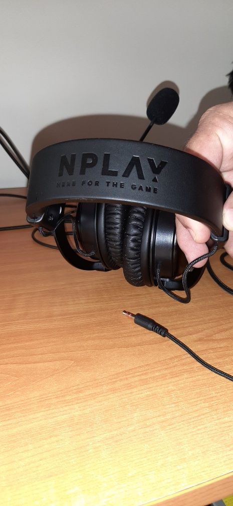 Auscultador gamer NPLAY com microfone incorporado e comando