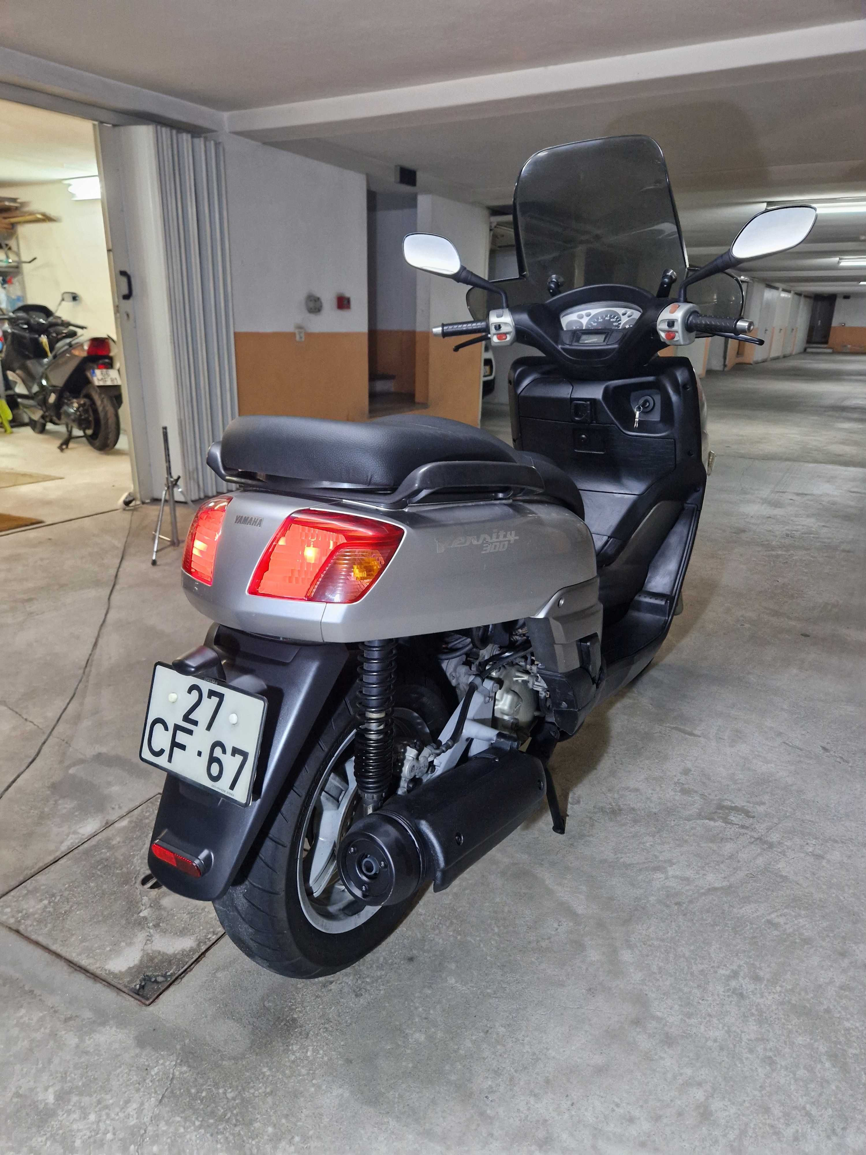 Yamaha XC300 versity