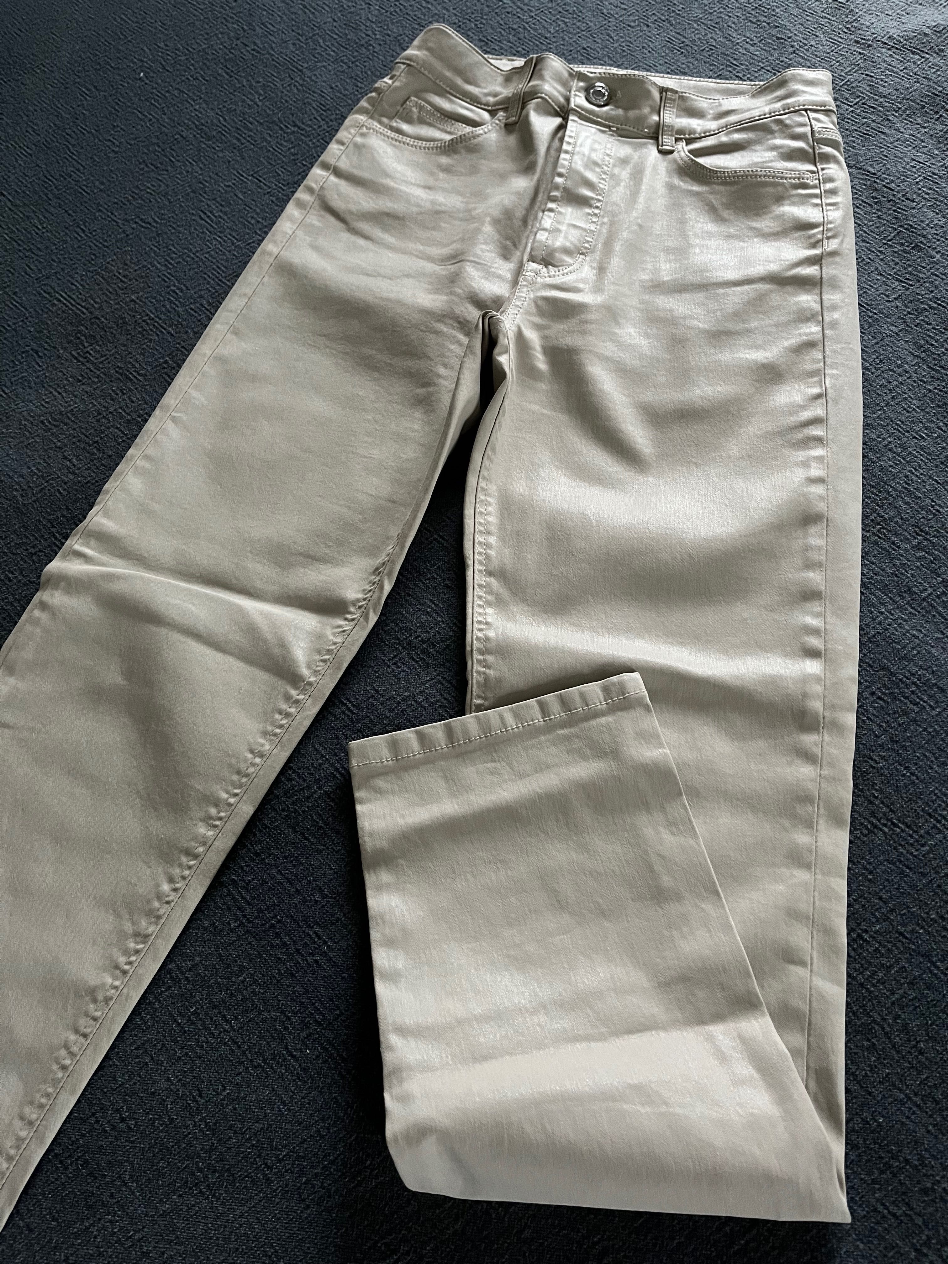 Woskowane spodnie Massimo Dutti o bardzo zgrabnym kroju, kolor ecru