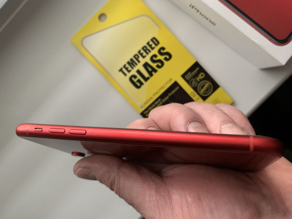 Продам Iphone xr