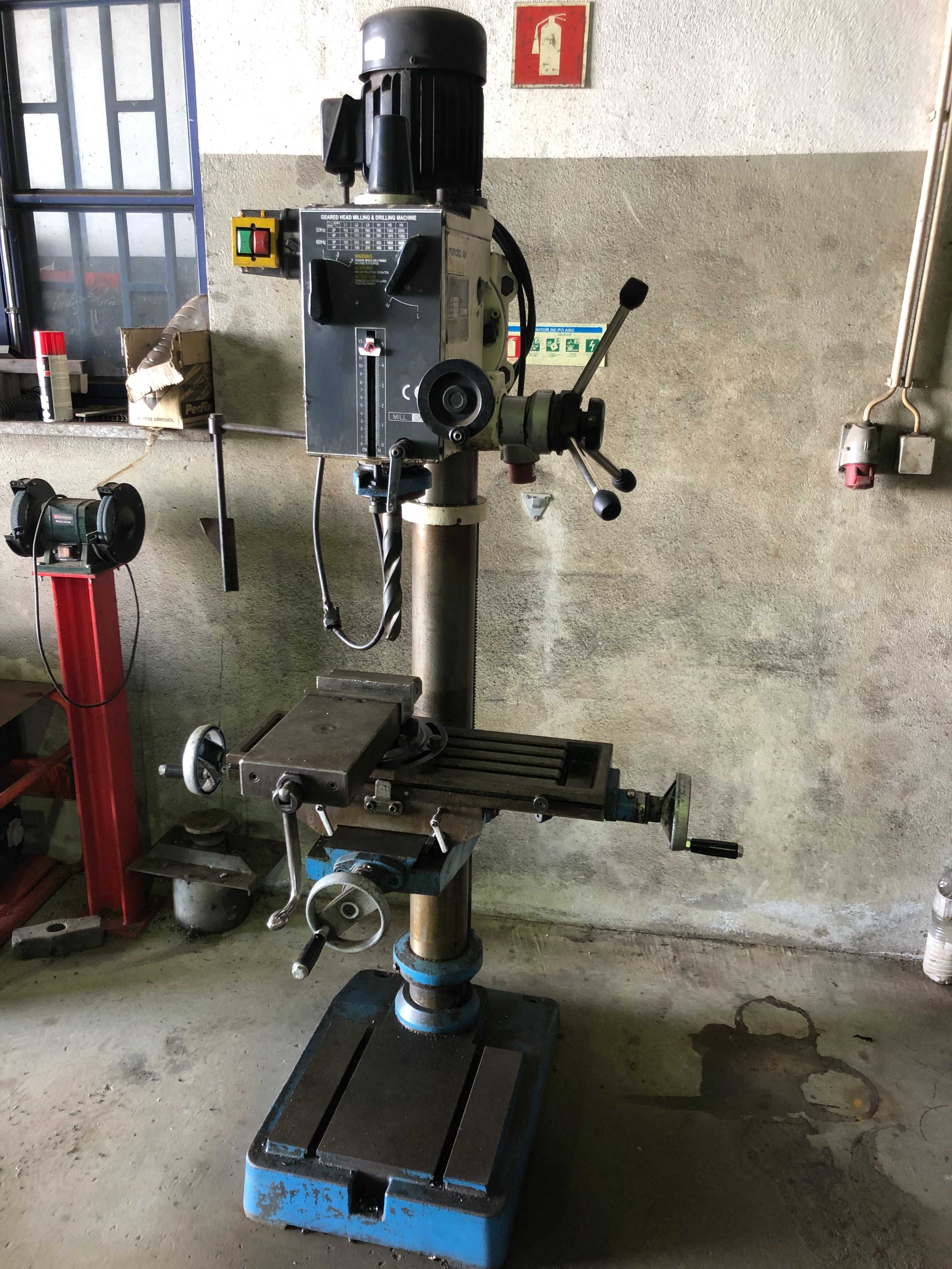 Engenho de furar de carretos