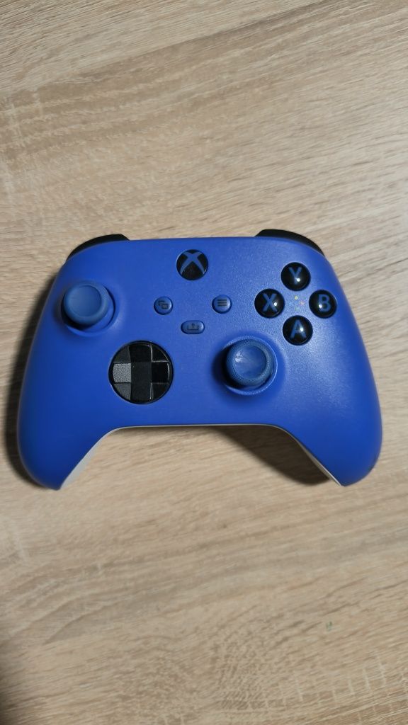 Pad x-box one x- box series x mało używany