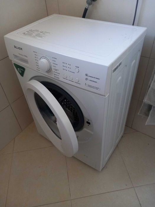 Maquina de lavar roupa usada