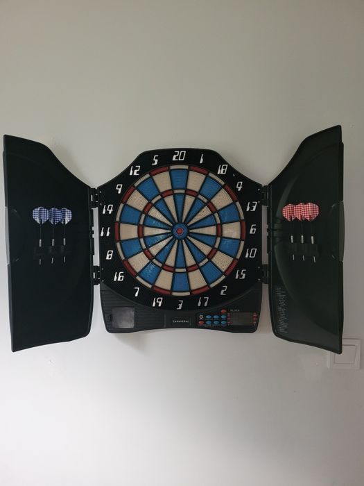 Tarcza do dart, stan idealny, komplet rzutek