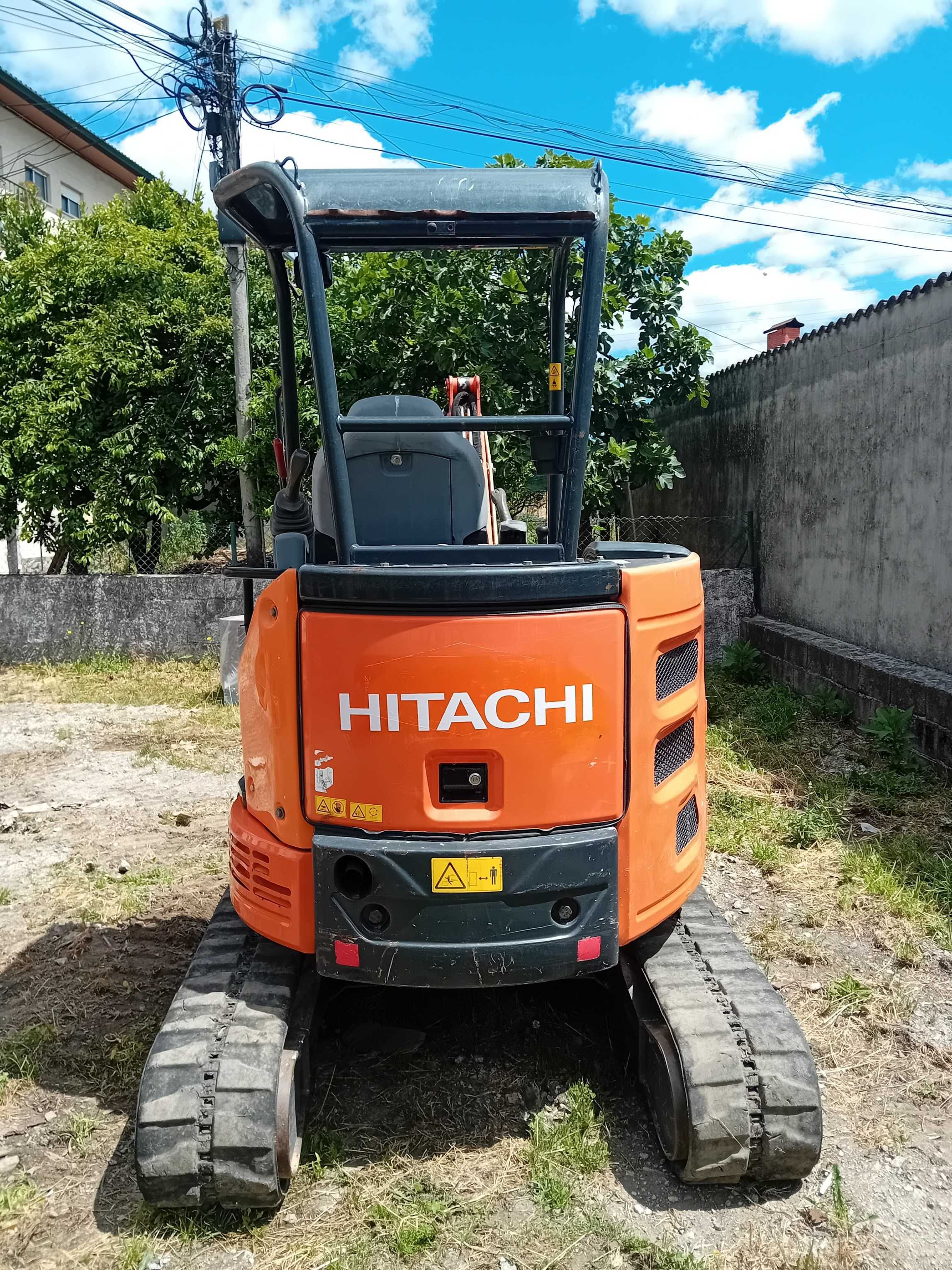 Mini Giratória / Mini Escavadora Hitachi ZX26U-5 Canopy