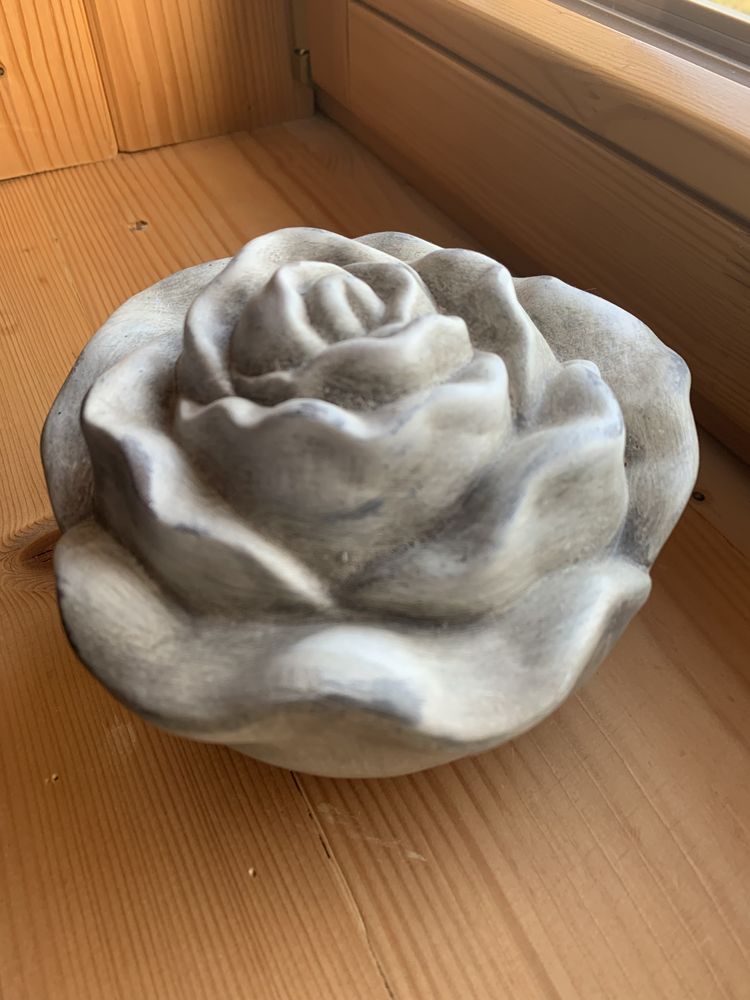 Kwiat róża ceramiczna ozdoba dekoracja