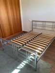 Cama casal metal com estrado
