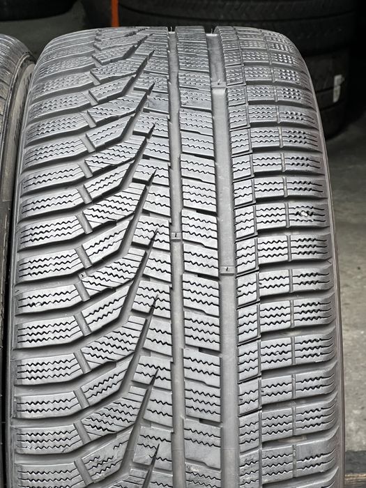 Шины зимние 245/45/R17 Hankook Winter IceptEvo2