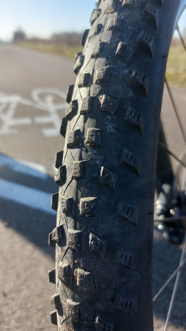 Trek w bardzo dobrym stanie polecam.