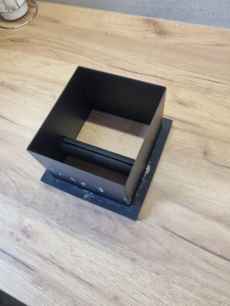 Rhino Square Knock Chute odbijak wpuszczany w blat