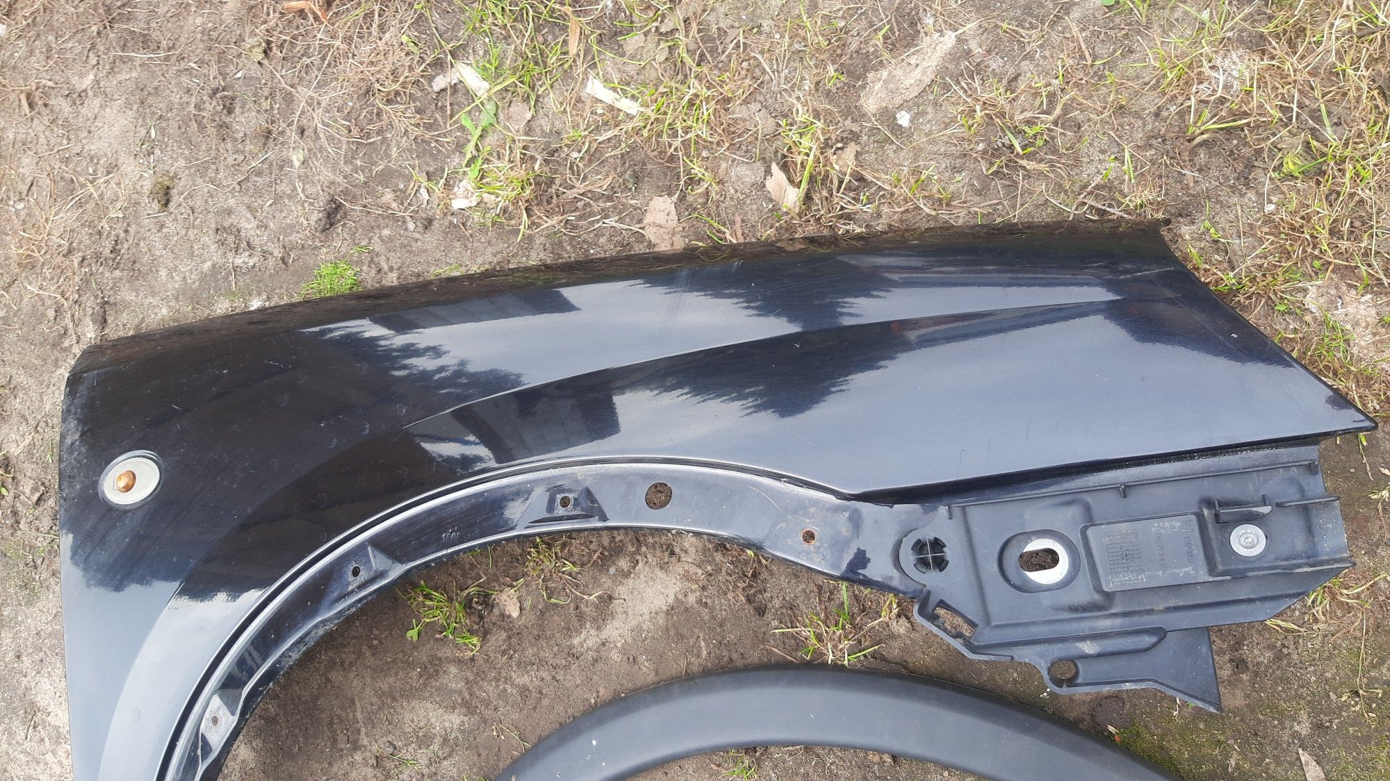 Błotnik prawy przód Opel Corsa C Combo lak. Z20R