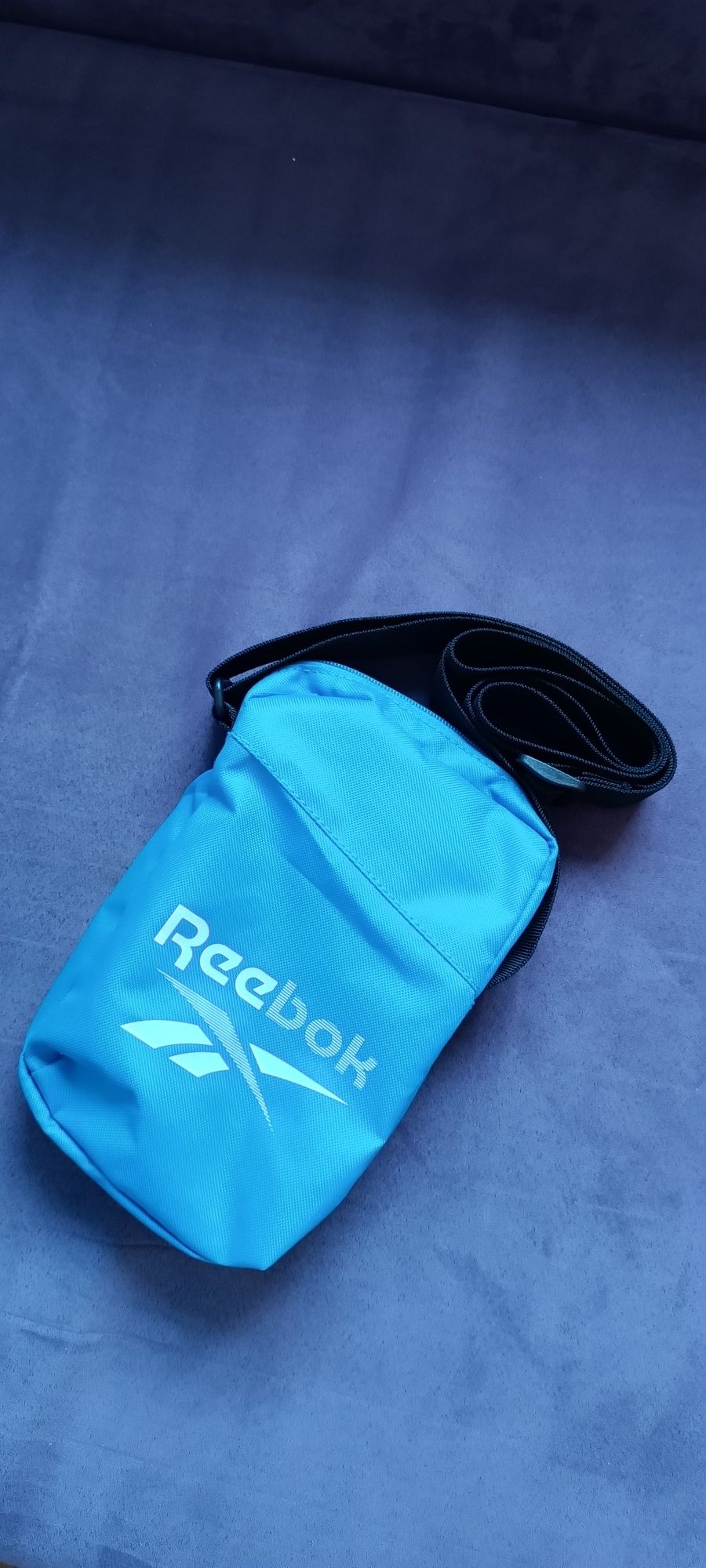 Nowa saszetka Reebok.