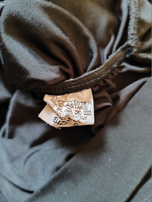 Czarna sukienka obcisła dopasowana sexi midi Honor Gold London 36