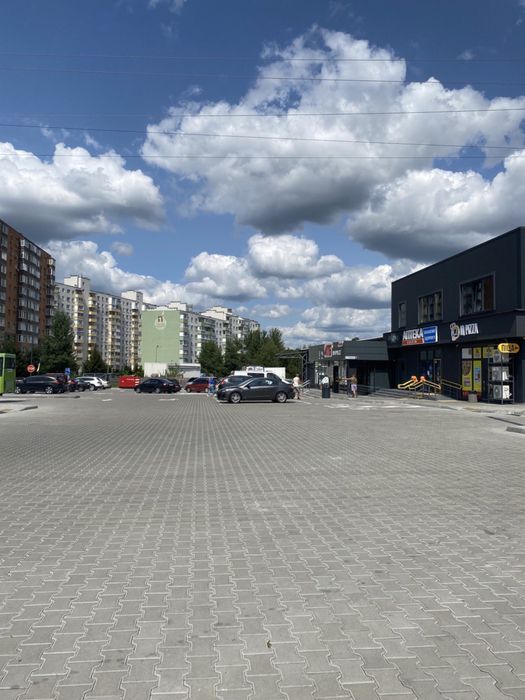 Срочно Продам комерційне приміщення вільного призначення  під офіс або