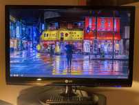 Komputer PC z monitorem