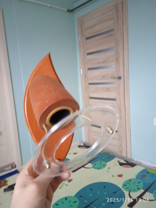 Listwa sufitowa na cztery żarówki, kinkiety pojedyncze