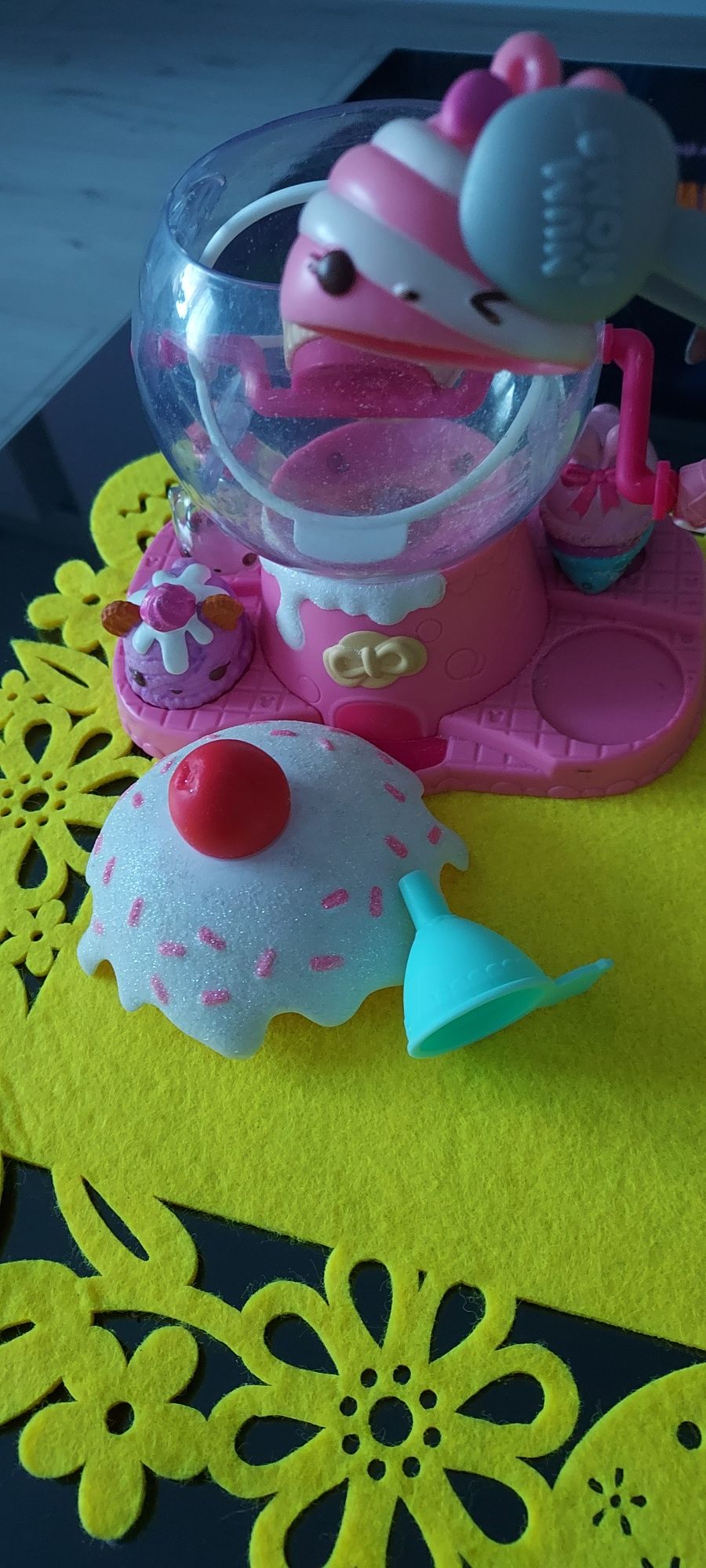 Num Noms  fabryka do brokacenia