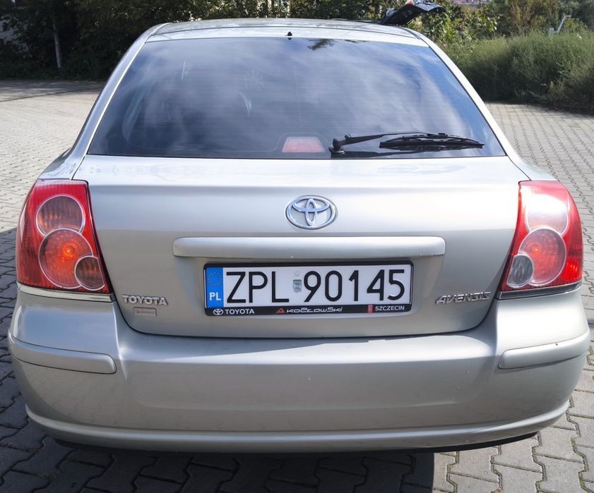 Sprzedam samohòd Toyota Avensis