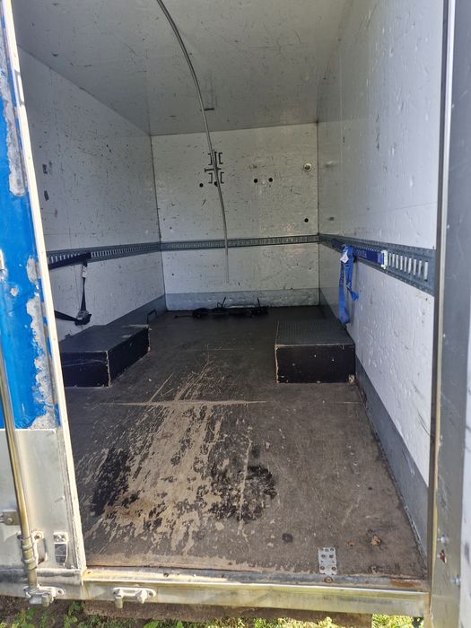 Renault master zabudowa meblowa uszkodzony silnik .na kampera koniowóz