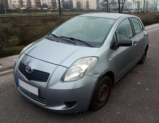 Toyota Yaris 1.0 LUNA- 5- drzwiowa, rok. prod. 2006
