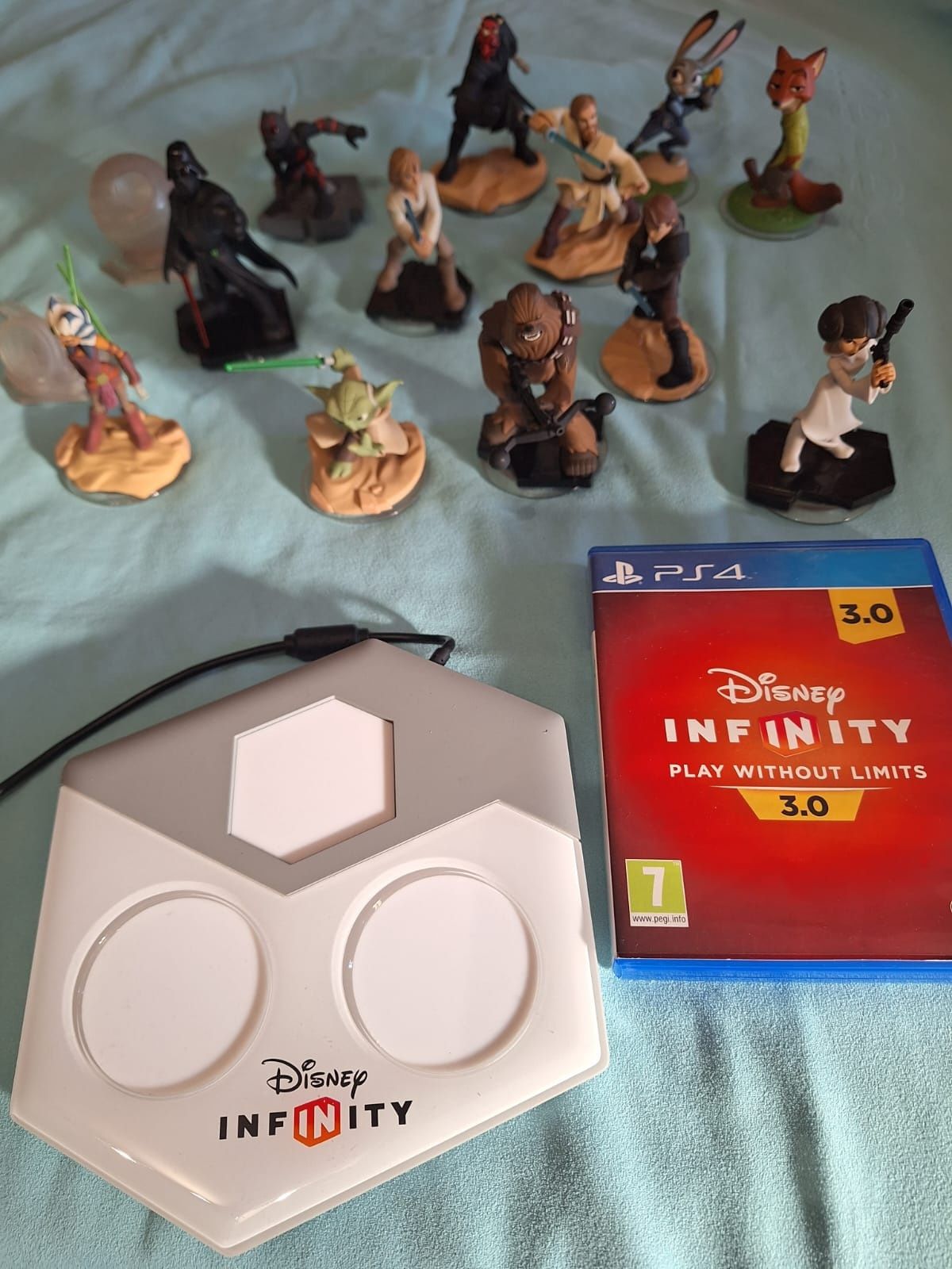 12 figuras interativas da Disney Infinity para a PS4 + base +jogo