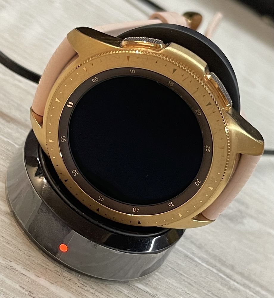 Смарт-часы Samsung Galaxy Watch 42mm Rose Gold