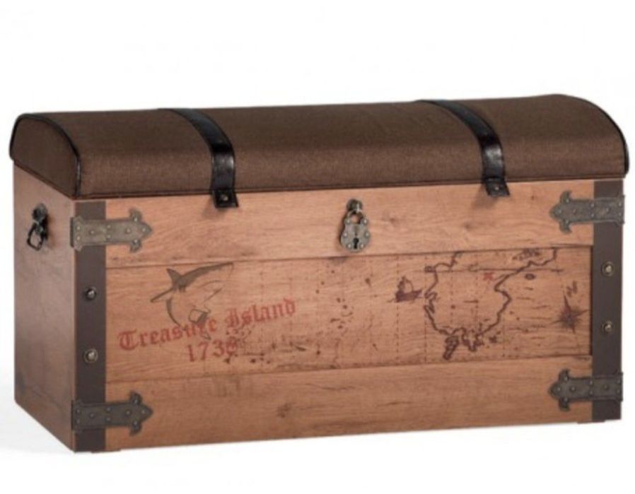 Baú de madeira pirata