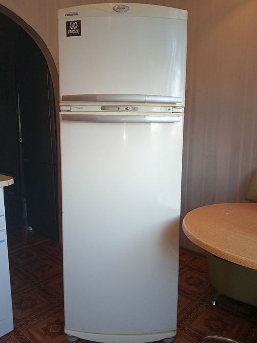 Продам холодильник