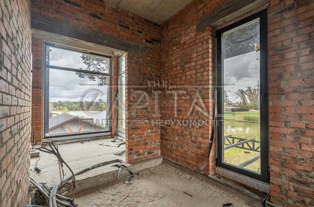 Продам будинок с.Лебедівка км GOLDFISH 315 м2 перша лінія